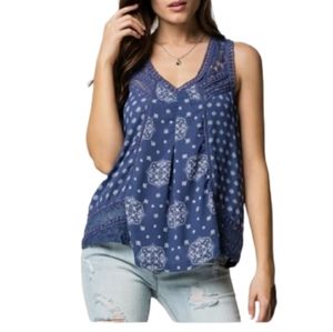 NWT Taylor and Sage lace yoke tank sz small blue